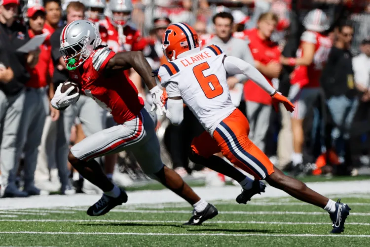 Smith shines again in Buckeyes’ 42-19 win over Illinois
